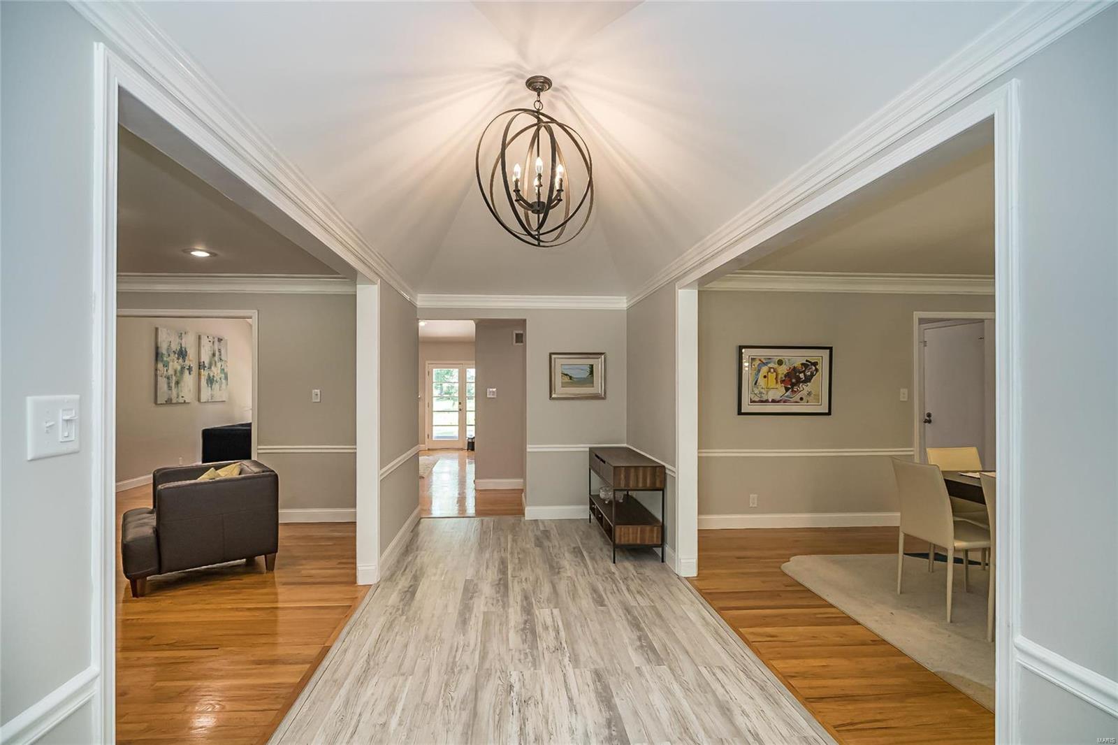 Ladue Trails Sec Of The Village Of - Residential