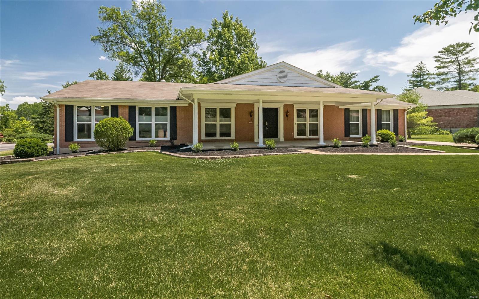 Ladue Trails Sec Of The Village Of - Residential