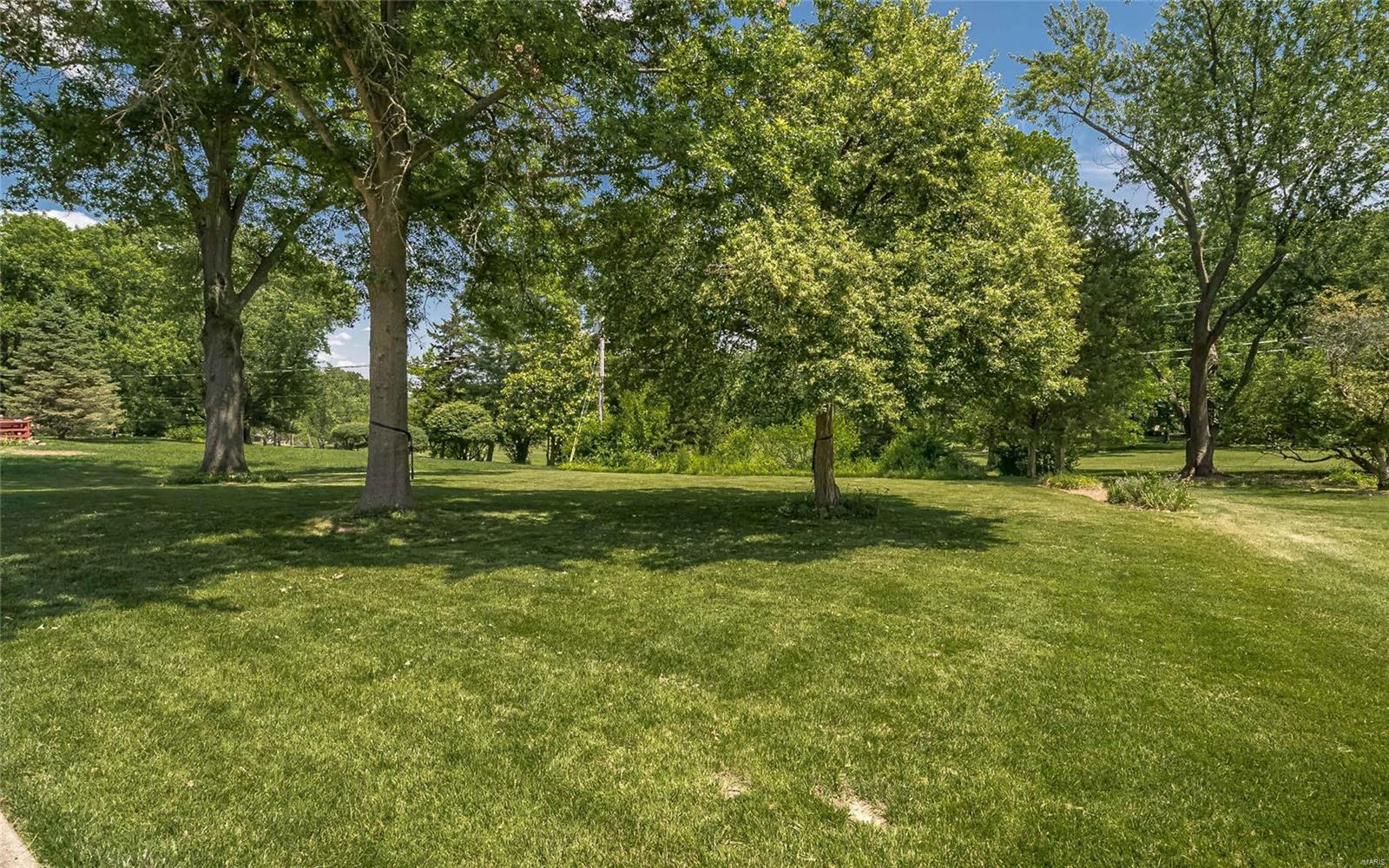 Ladue Trails Sec Of The Village Of - Residential