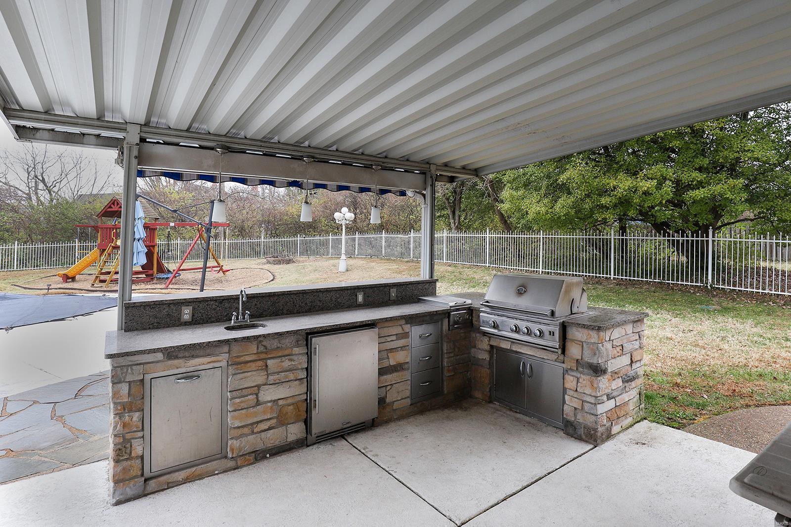 Ballas Courts - Residential