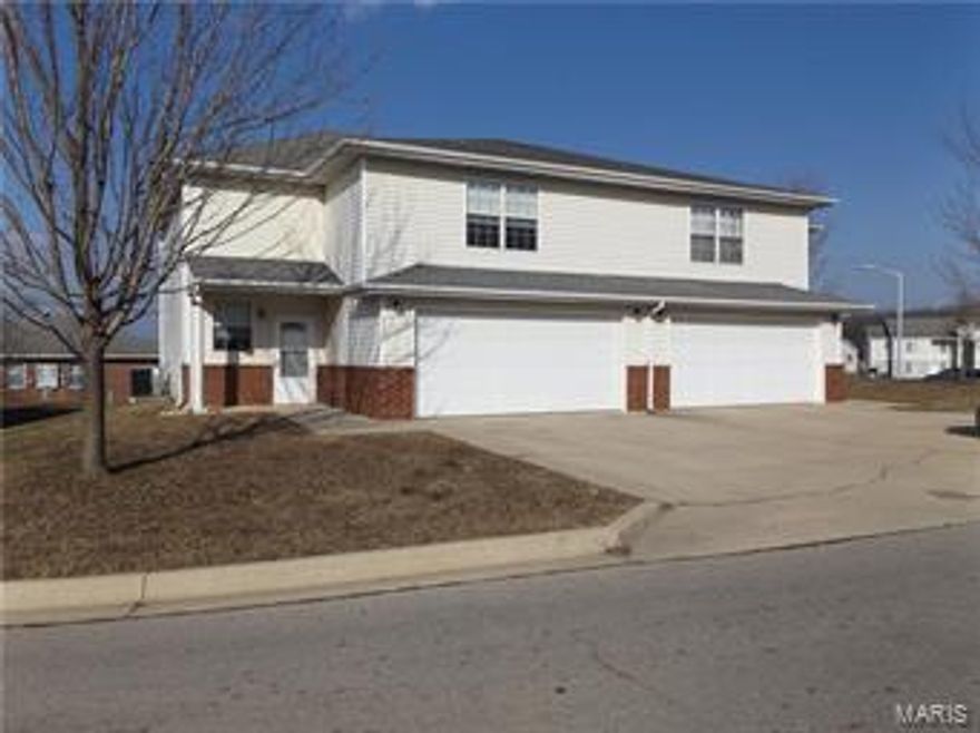 Super buy at 184,500! One side of this duplex in Hickory Valley is open and waiting on you to move in, or find your new tenant. 114 rents for $895.00. That's close to making the whole mortgage payment. Why not let someone else build your equity? These beautiful units are spacious and clean! Large garages for storage and the utility rooms are close by to drop off those dirty clothes from playing outside in the level yard. Come take a look! It will be worth your time!