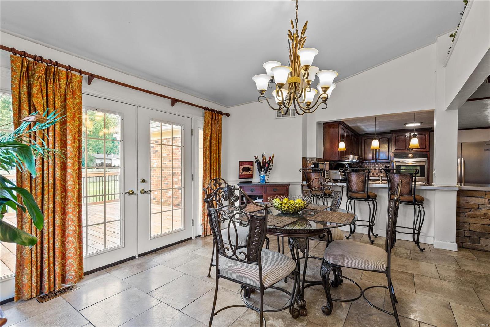 Mayer Wedgwood Green Pheasant Run - Residential