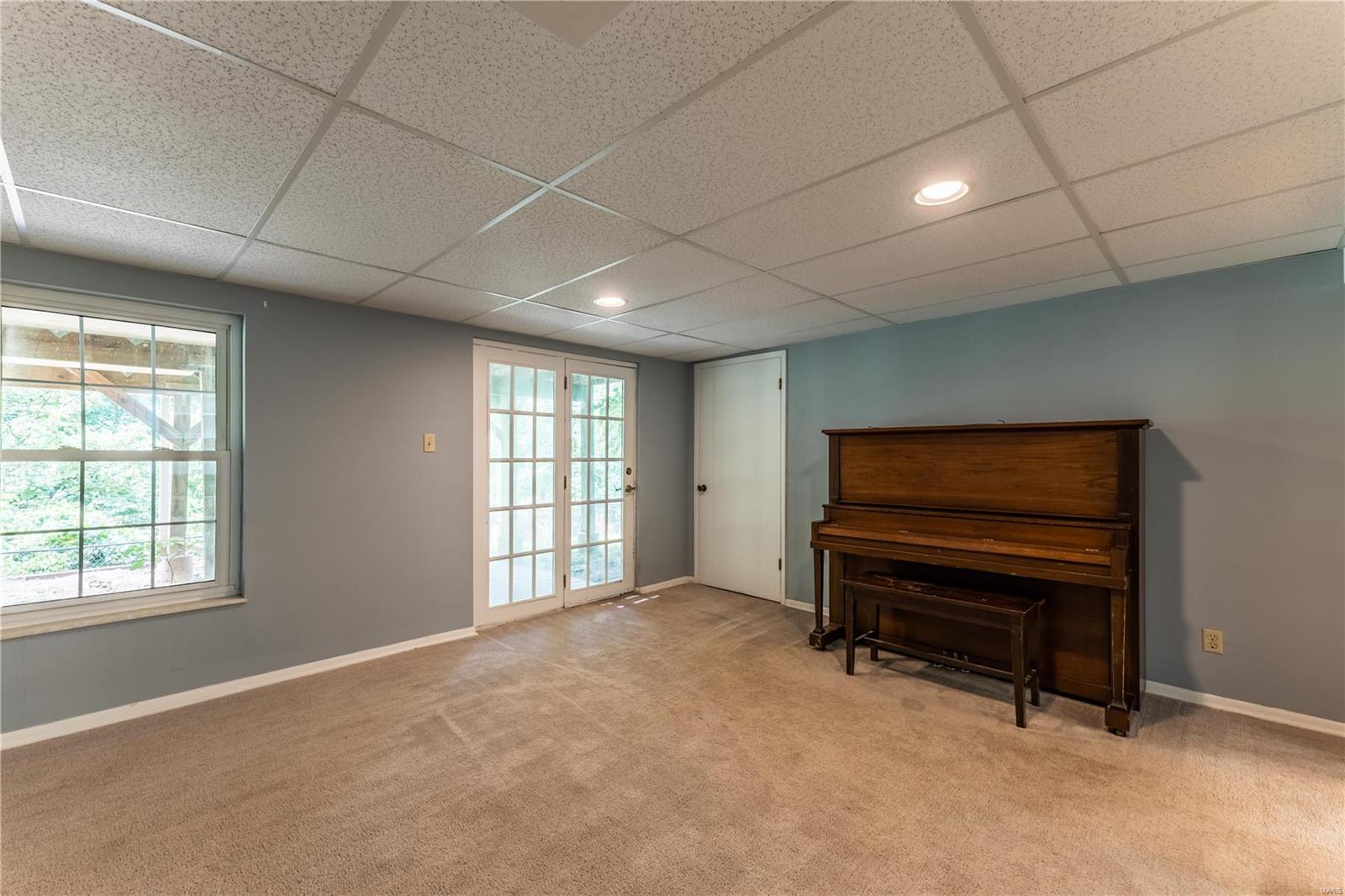 New England Village 2 - Residential