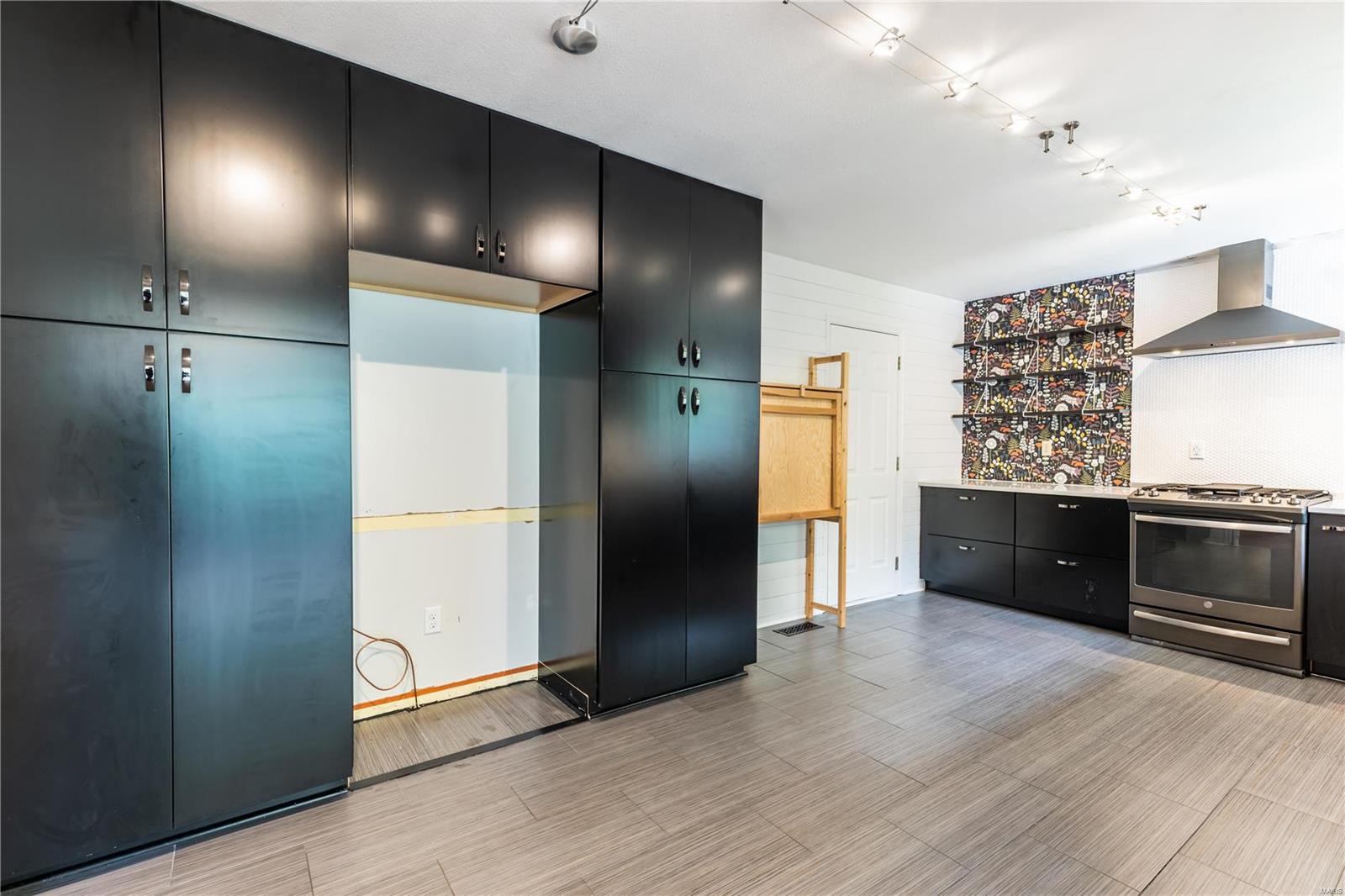 New England Village 2 - Residential