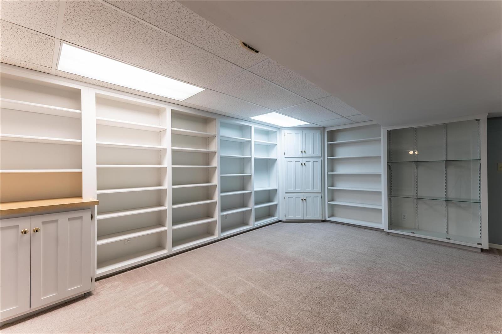 New England Village 2 - Residential