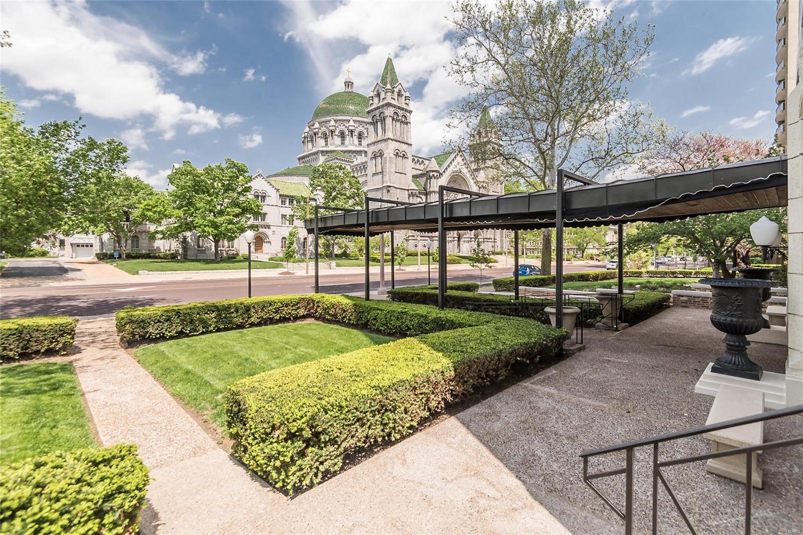 Pierre Chouteau Condos - Residential