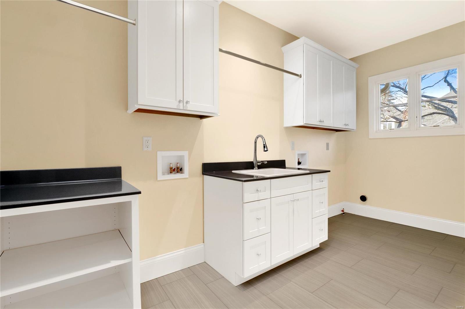 Willows Condo The - Residential