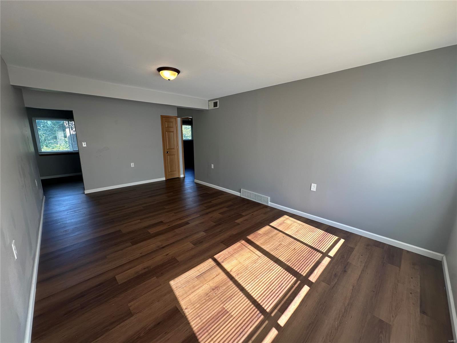 Florissant, Missouri 63031, United States, 2 Bedrooms Bedrooms, ,1 BathroomBathrooms,Residential,Active,36020