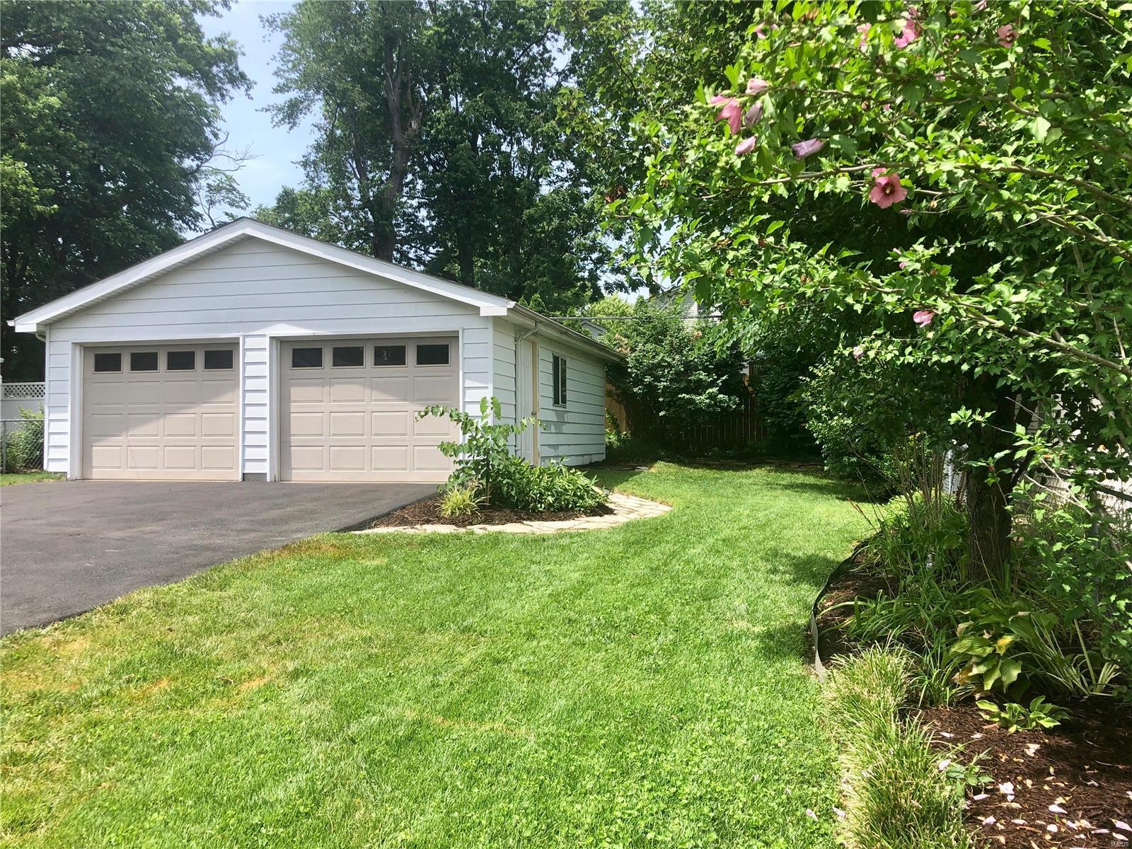 St Louis, Missouri 63144, United States, 2 Bedrooms Bedrooms, ,1 BathroomBathrooms,Residential,Active,106175