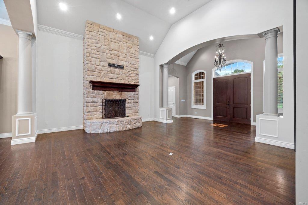 Windwood Lake Estate - Residential