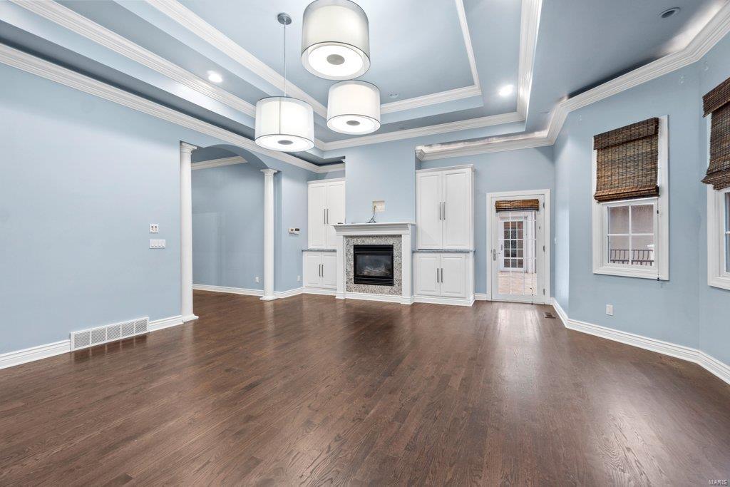 Windwood Lake Estate - Residential