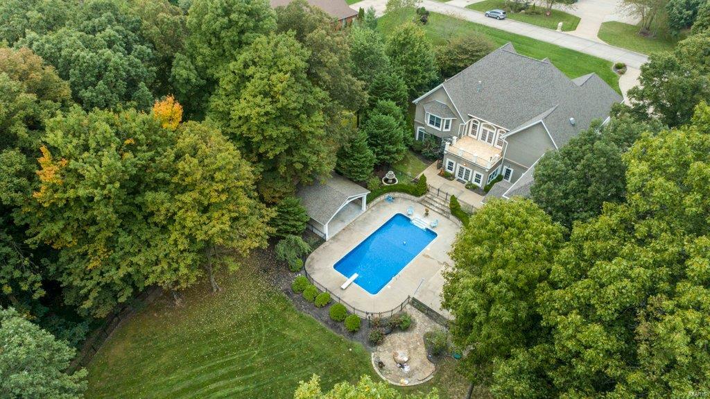 Windwood Lake Estate - Residential