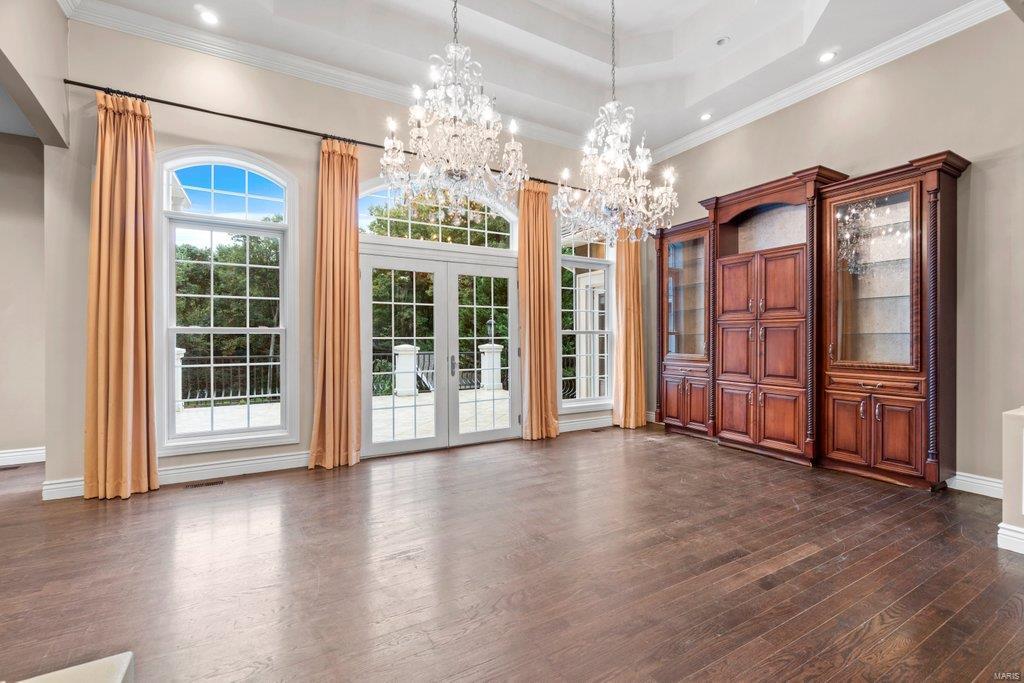 Windwood Lake Estate - Residential