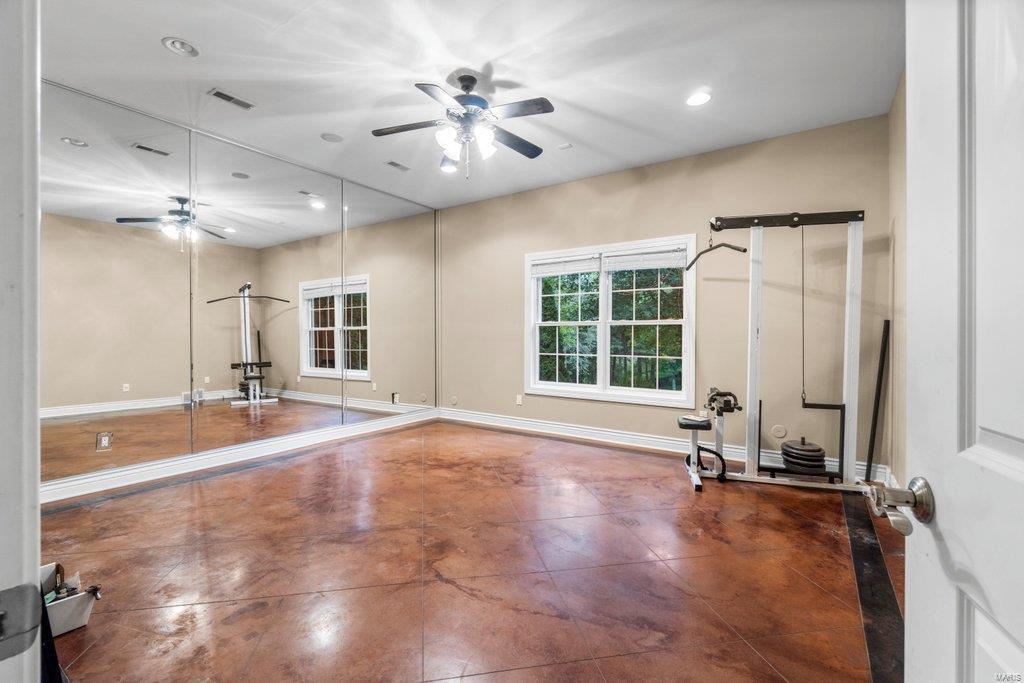 Windwood Lake Estate - Residential