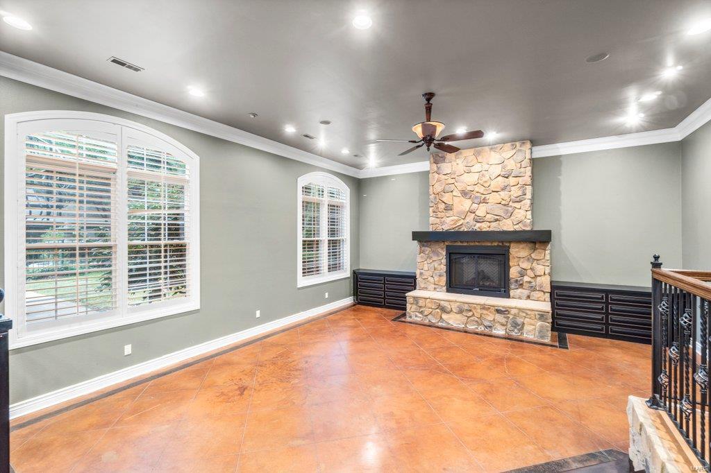 Windwood Lake Estate - Residential