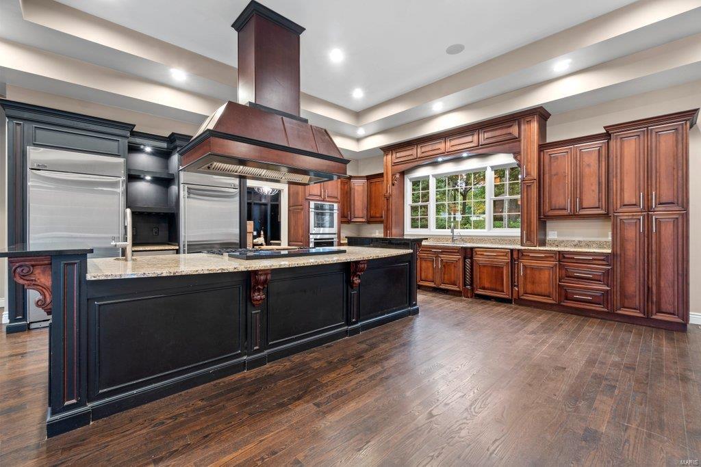 Windwood Lake Estate - Residential