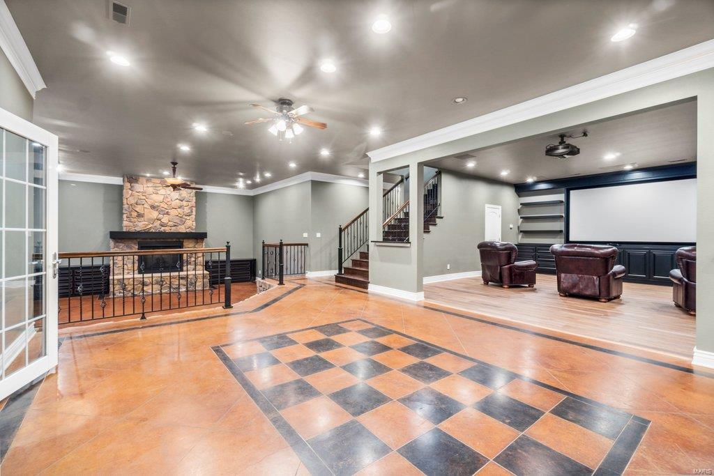 Windwood Lake Estate - Residential