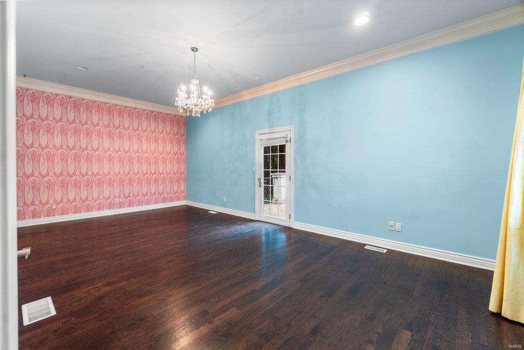 Windwood Lake Estate - Residential