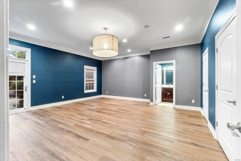 Windwood Lake Estate - Residential