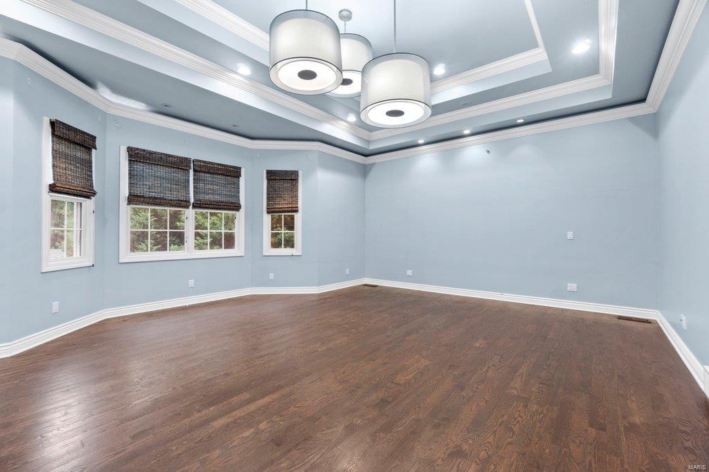 Windwood Lake Estate - Residential