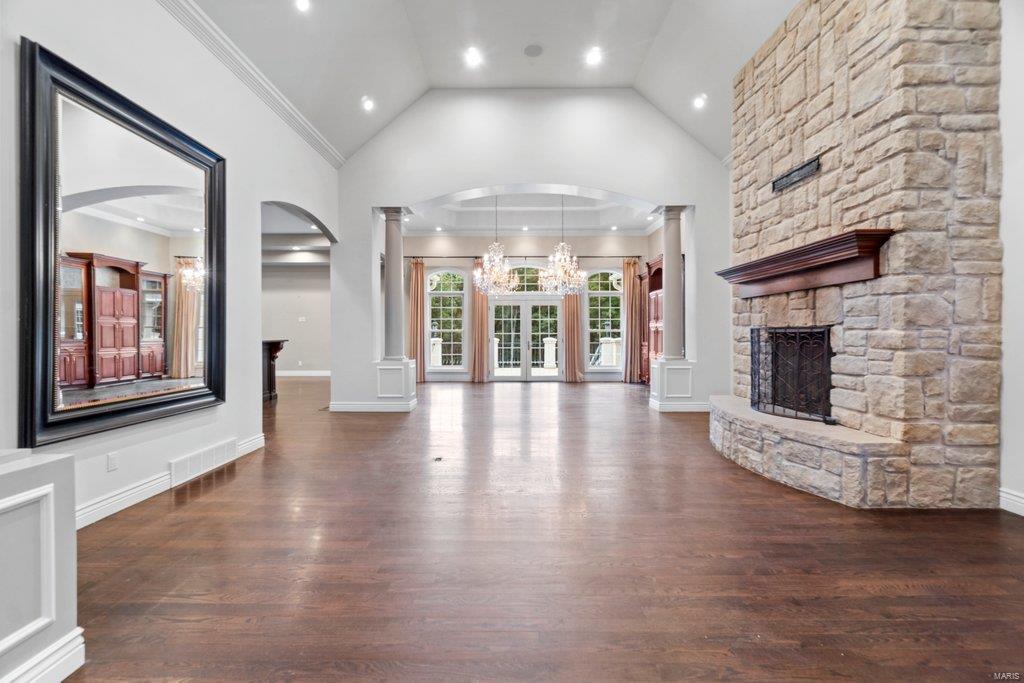 Windwood Lake Estate - Residential