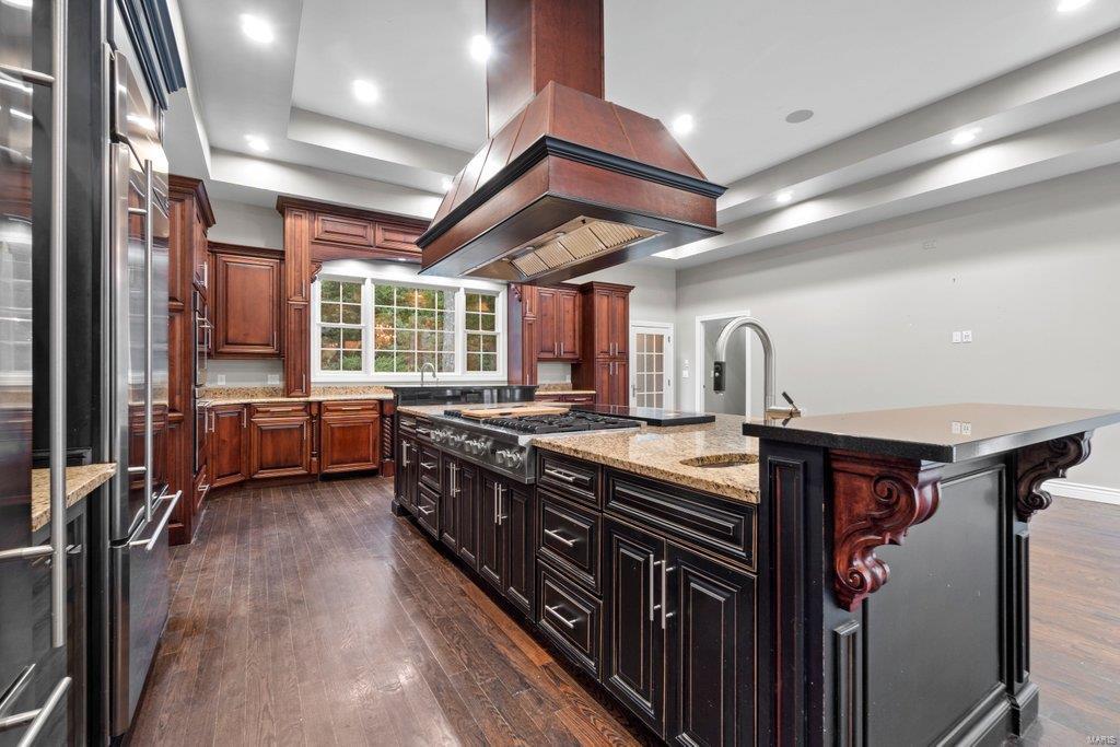 Windwood Lake Estate - Residential