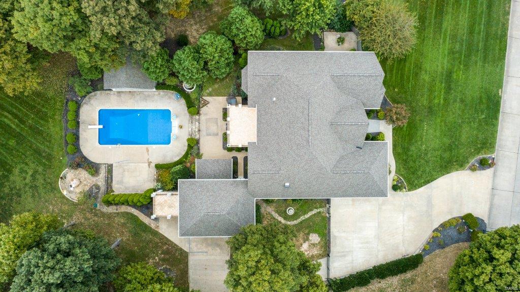 Windwood Lake Estate - Residential