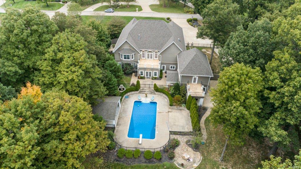 Windwood Lake Estate - Residential