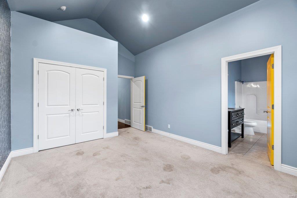 Windwood Lake Estate - Residential