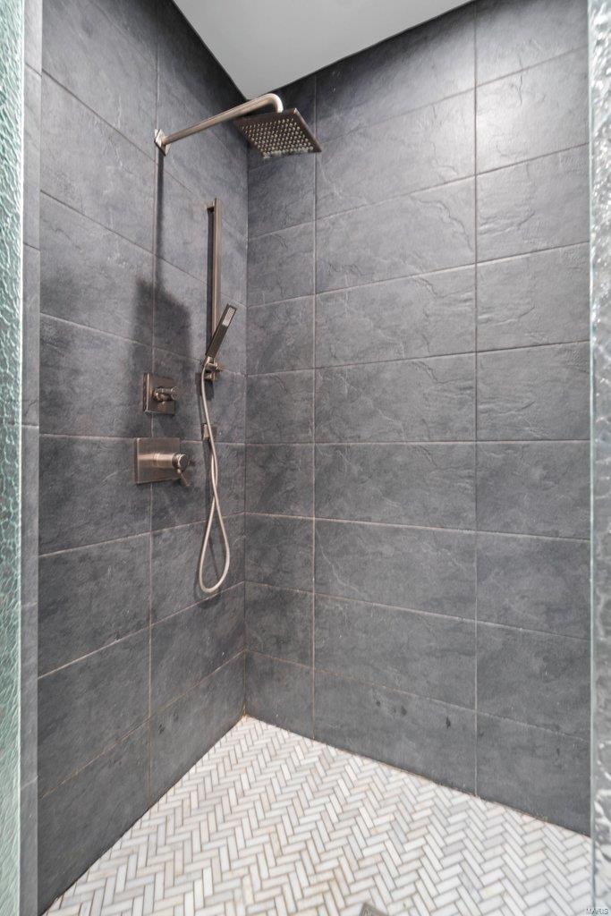 Windwood Lake Estate - Residential