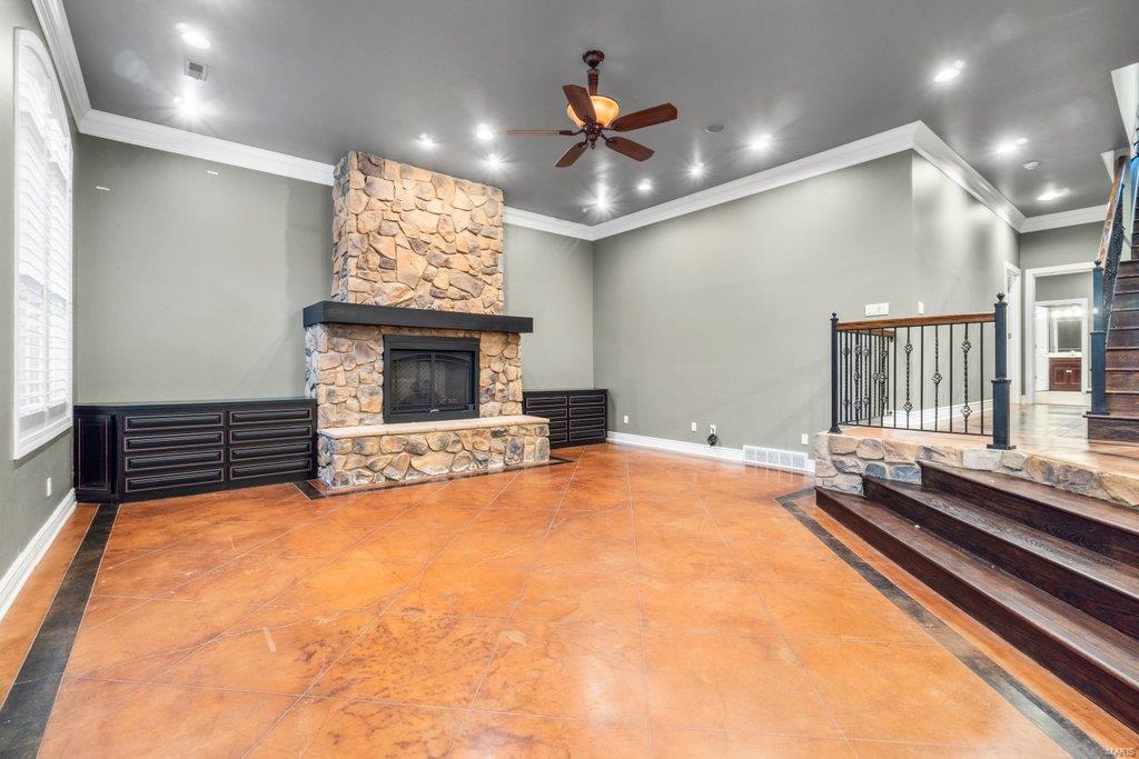 Windwood Lake Estate - Residential