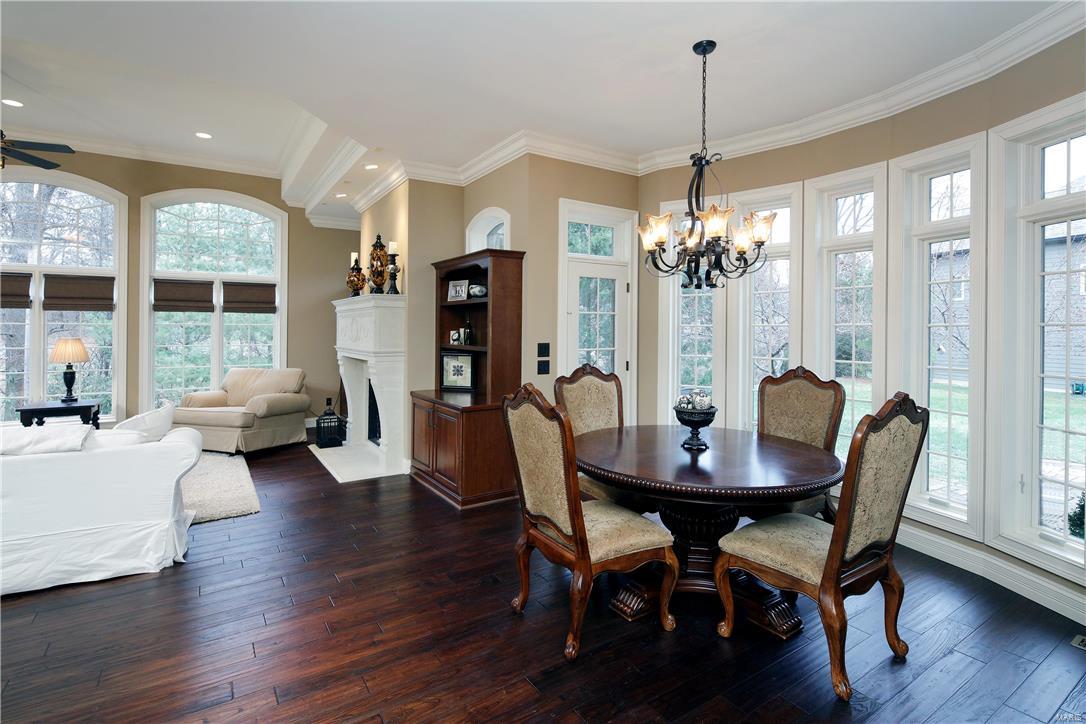 Ladue Court Villas - Residential