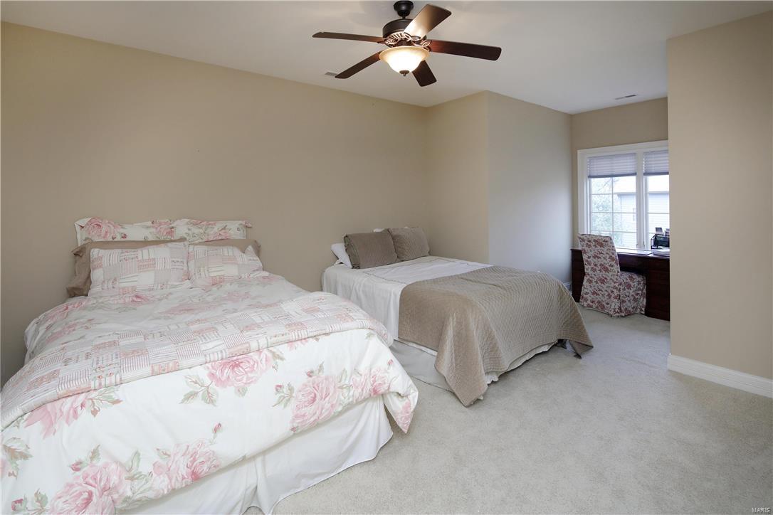 Ladue Court Villas - Residential