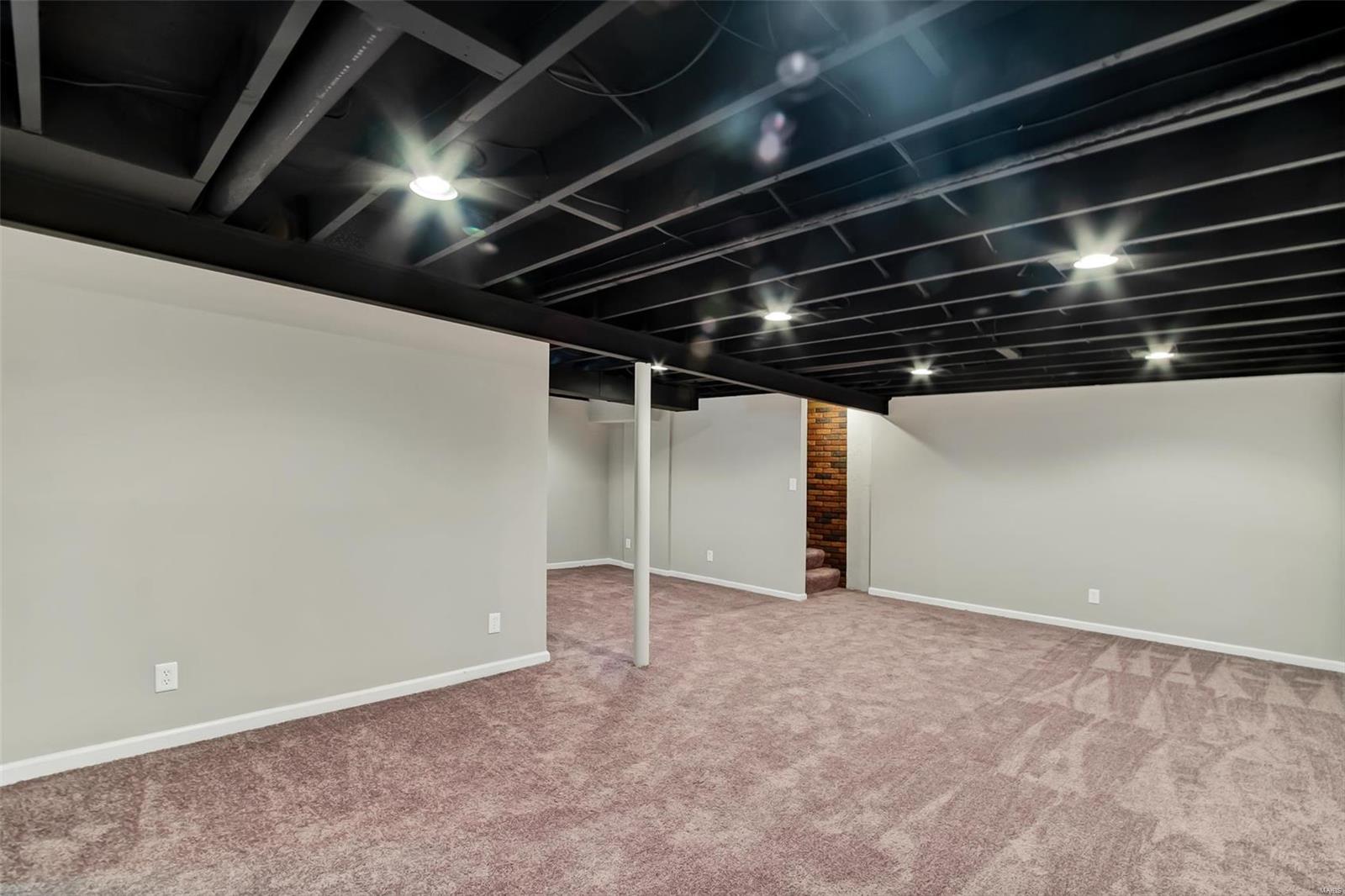 Florissant Meadows - Residential Lease