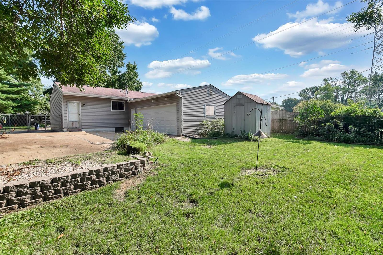 Florissant Meadows - Residential Lease