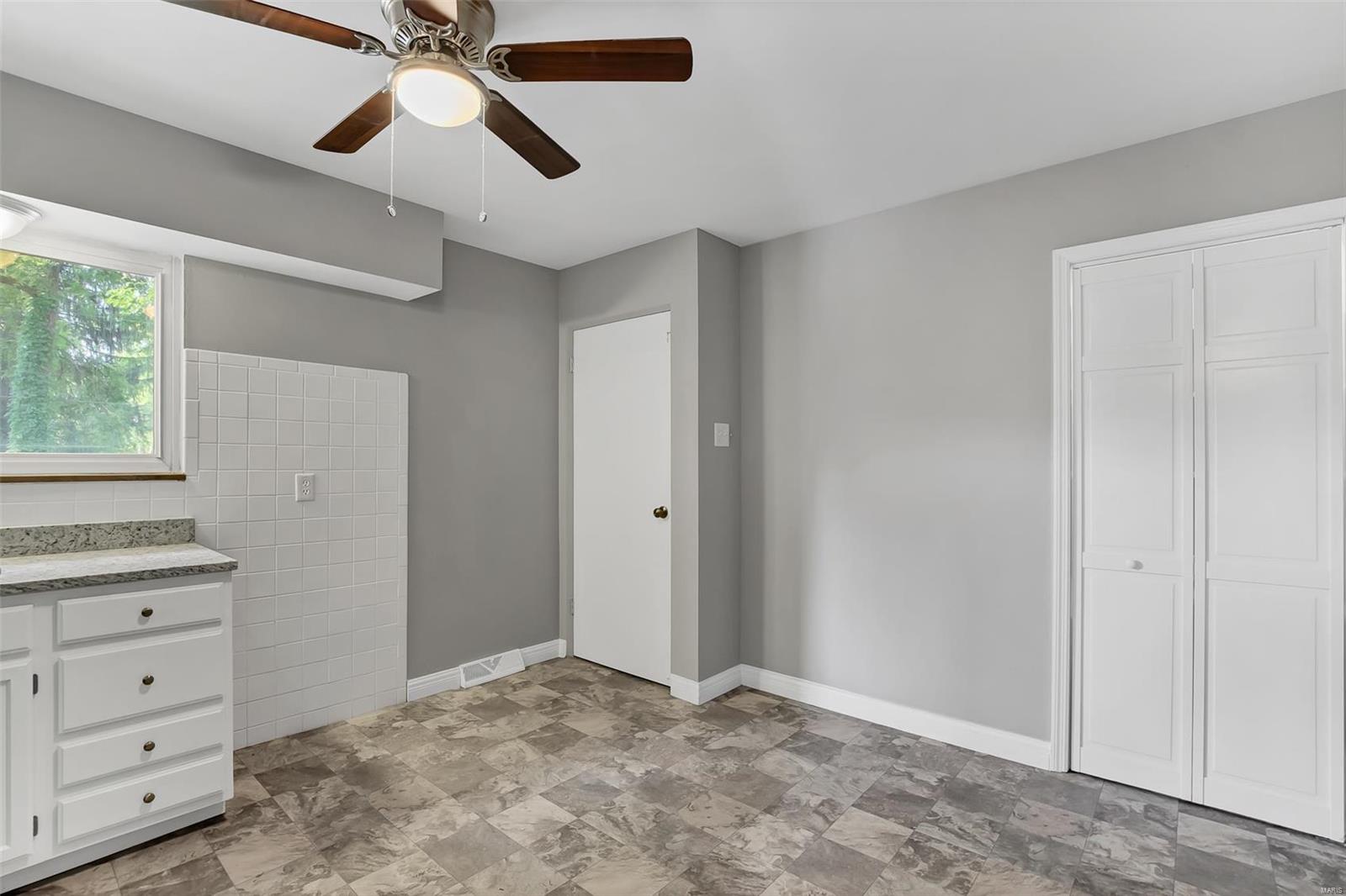 Florissant Meadows - Residential Lease