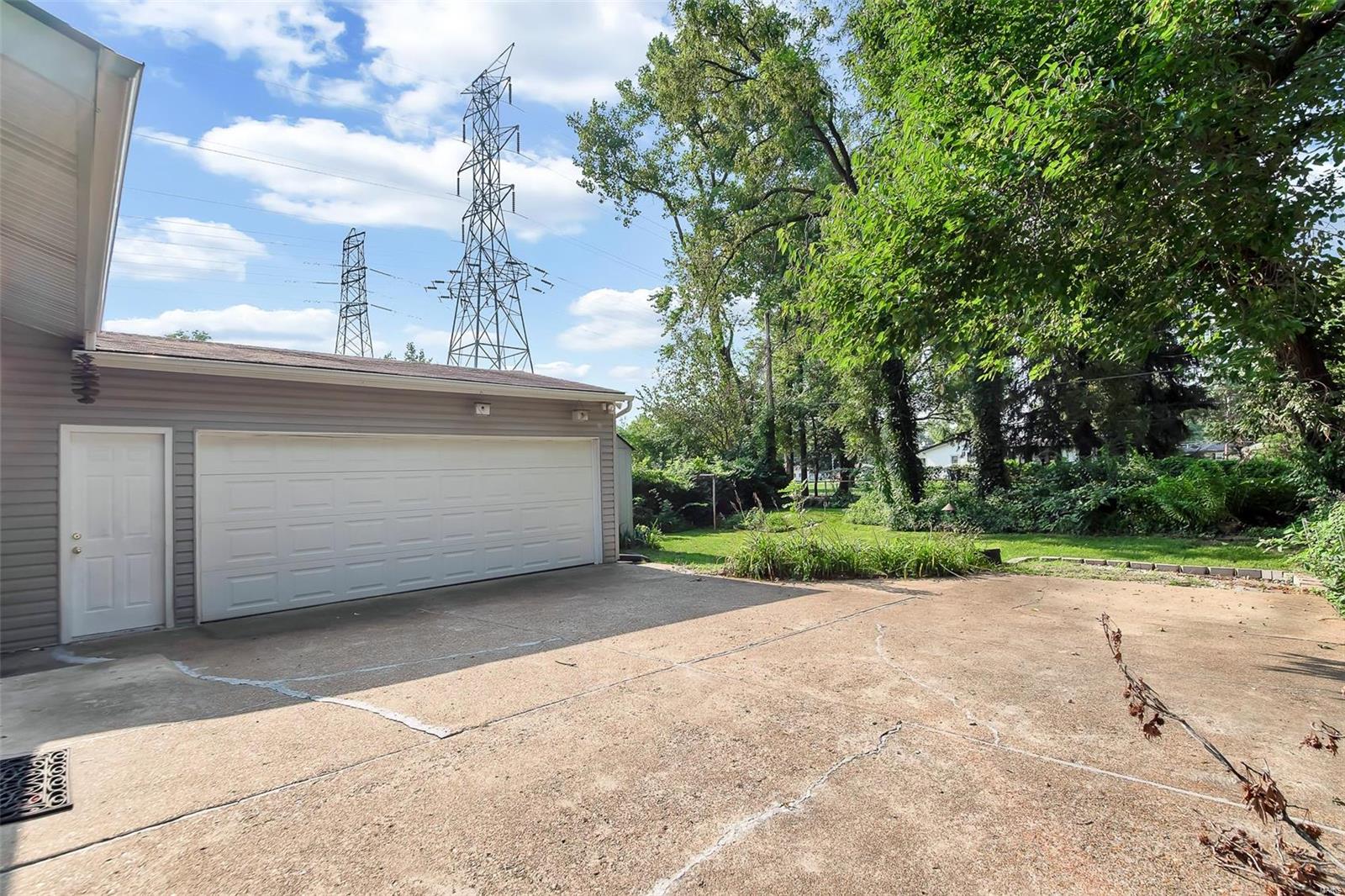 Florissant Meadows - Residential Lease