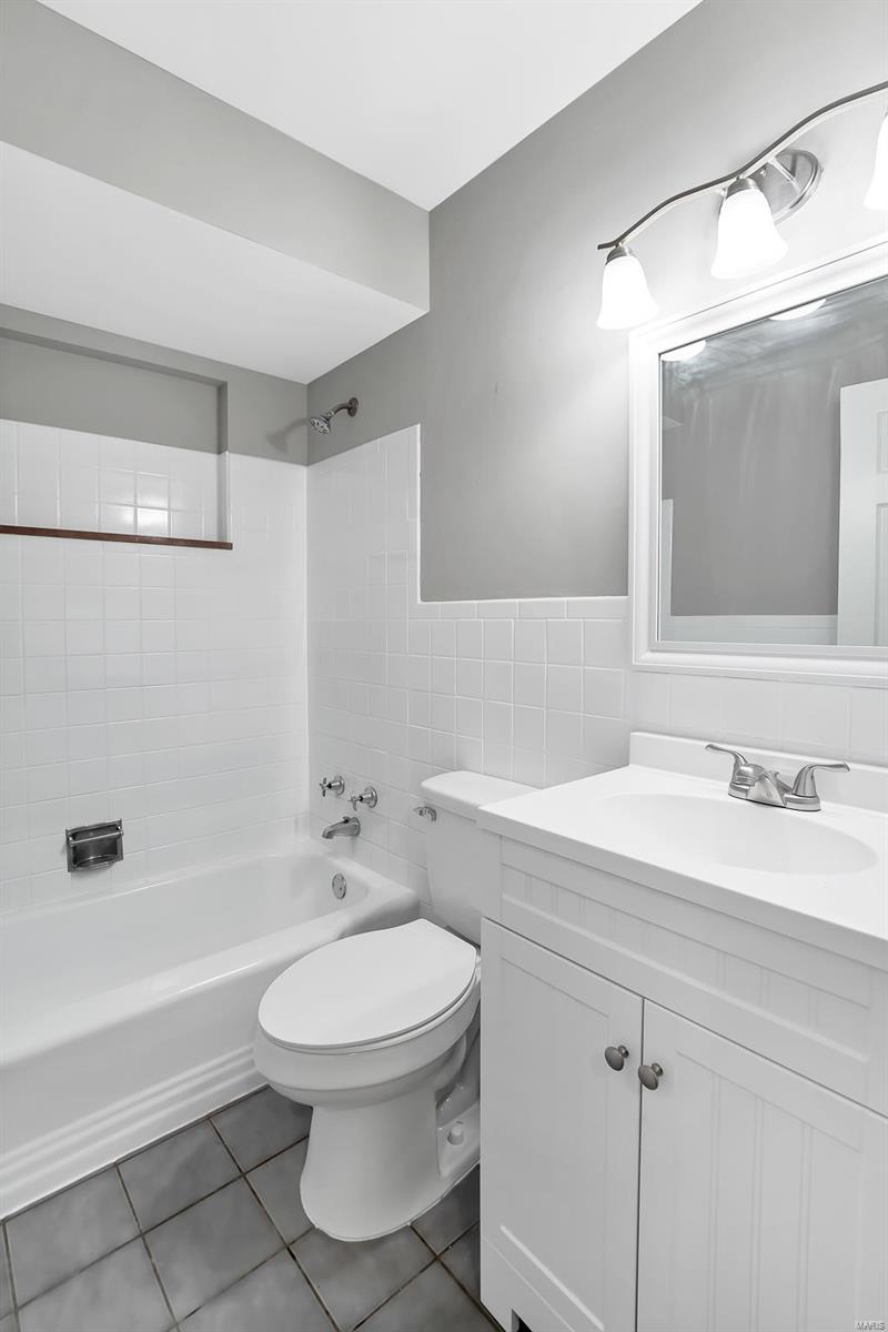 Florissant Meadows - Residential Lease