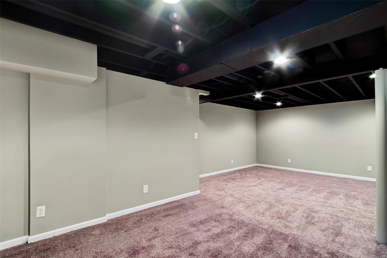 Florissant Meadows - Residential Lease