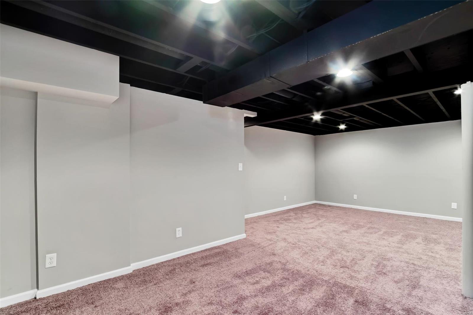 Florissant Meadows - Residential Lease