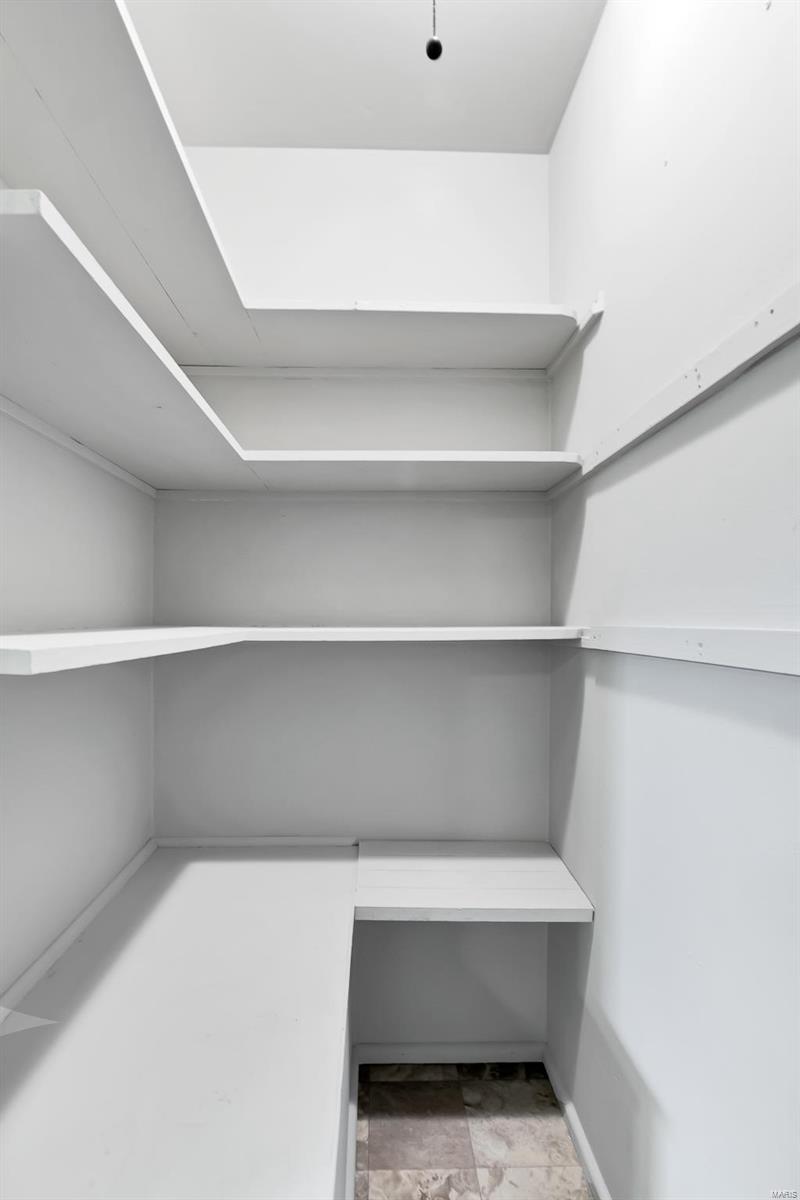 Florissant Meadows - Residential Lease