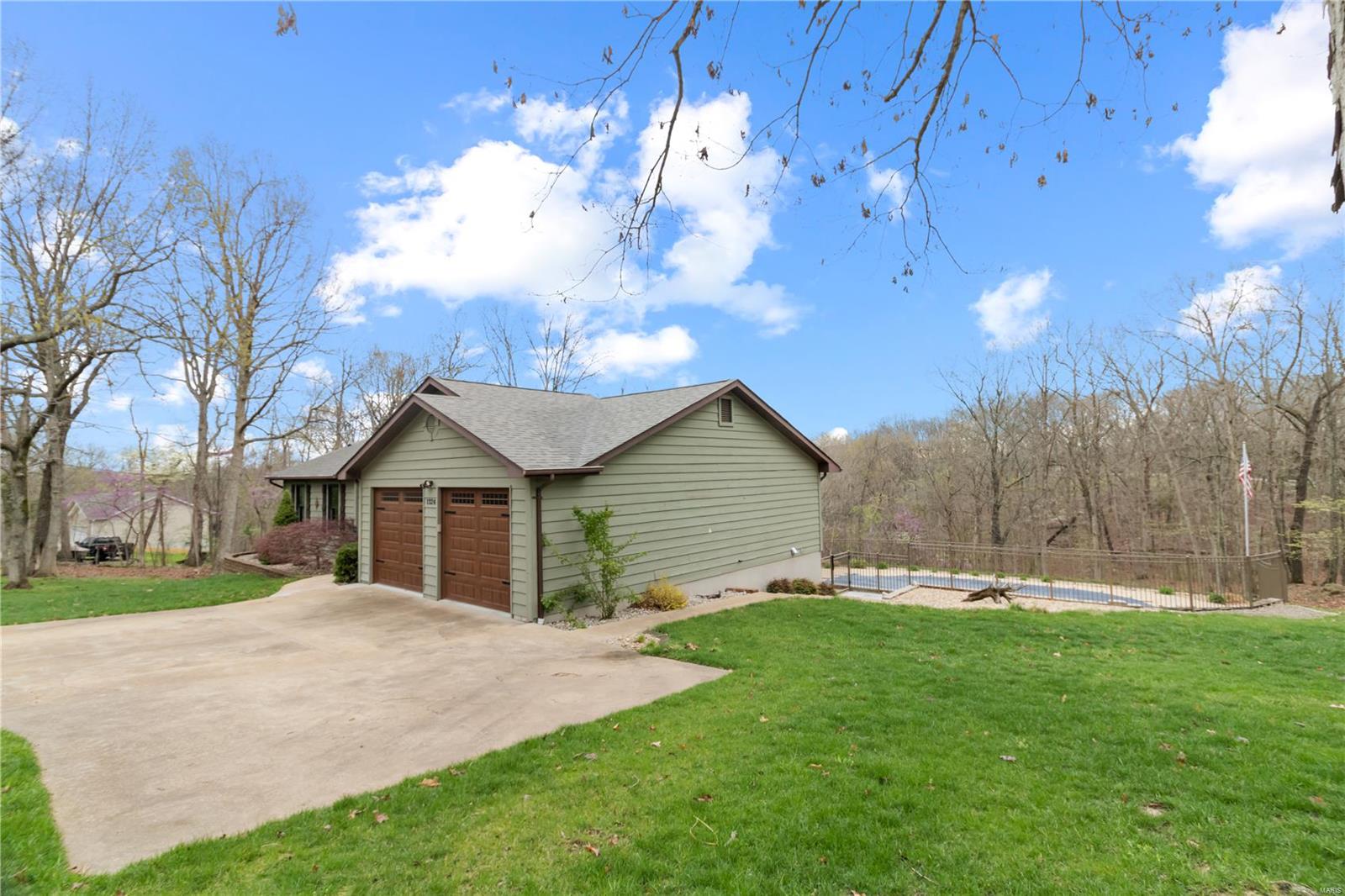 1324 Shirley Lane