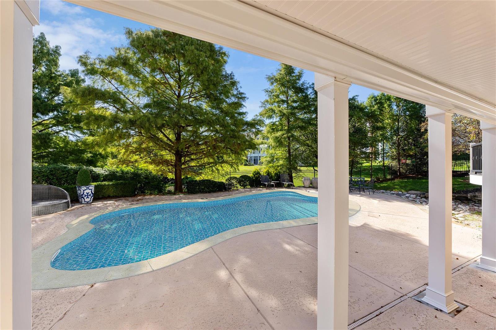 Manors Of Town & Country Bristol Manor - Residential