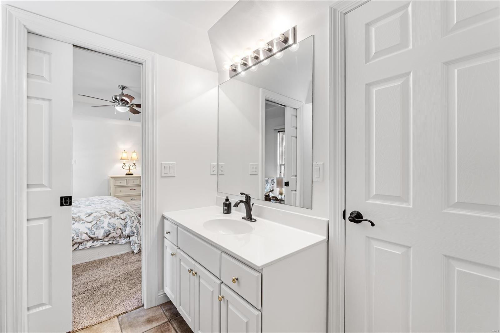 Manors Of Town & Country Bristol Manor - Residential