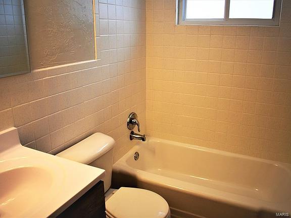 Flamingo Park 7 - Residential Lease