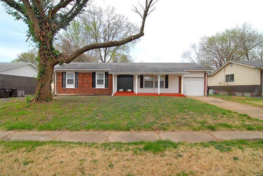 Welcome home! This property is ready for your personal touches. Available to immediate occupancy. Don't miss your chance to rent this dream home!