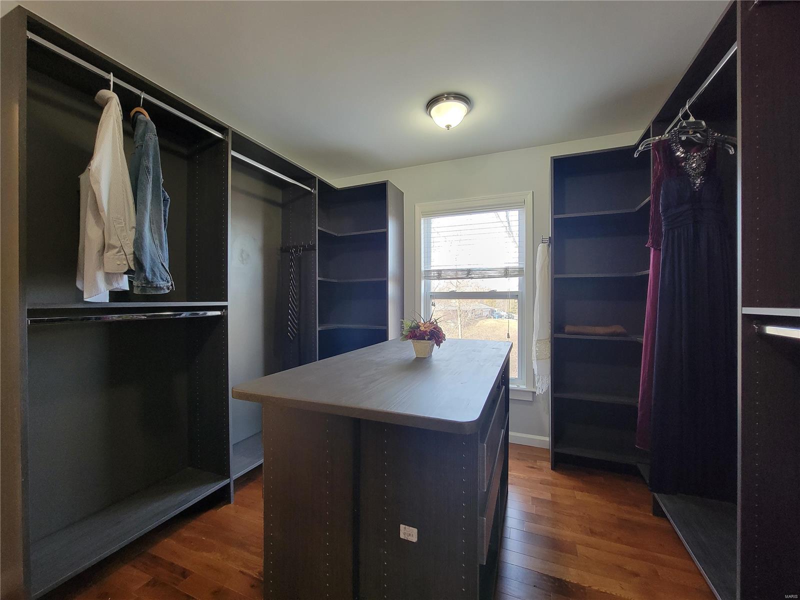 Char Bea Manor - Residential