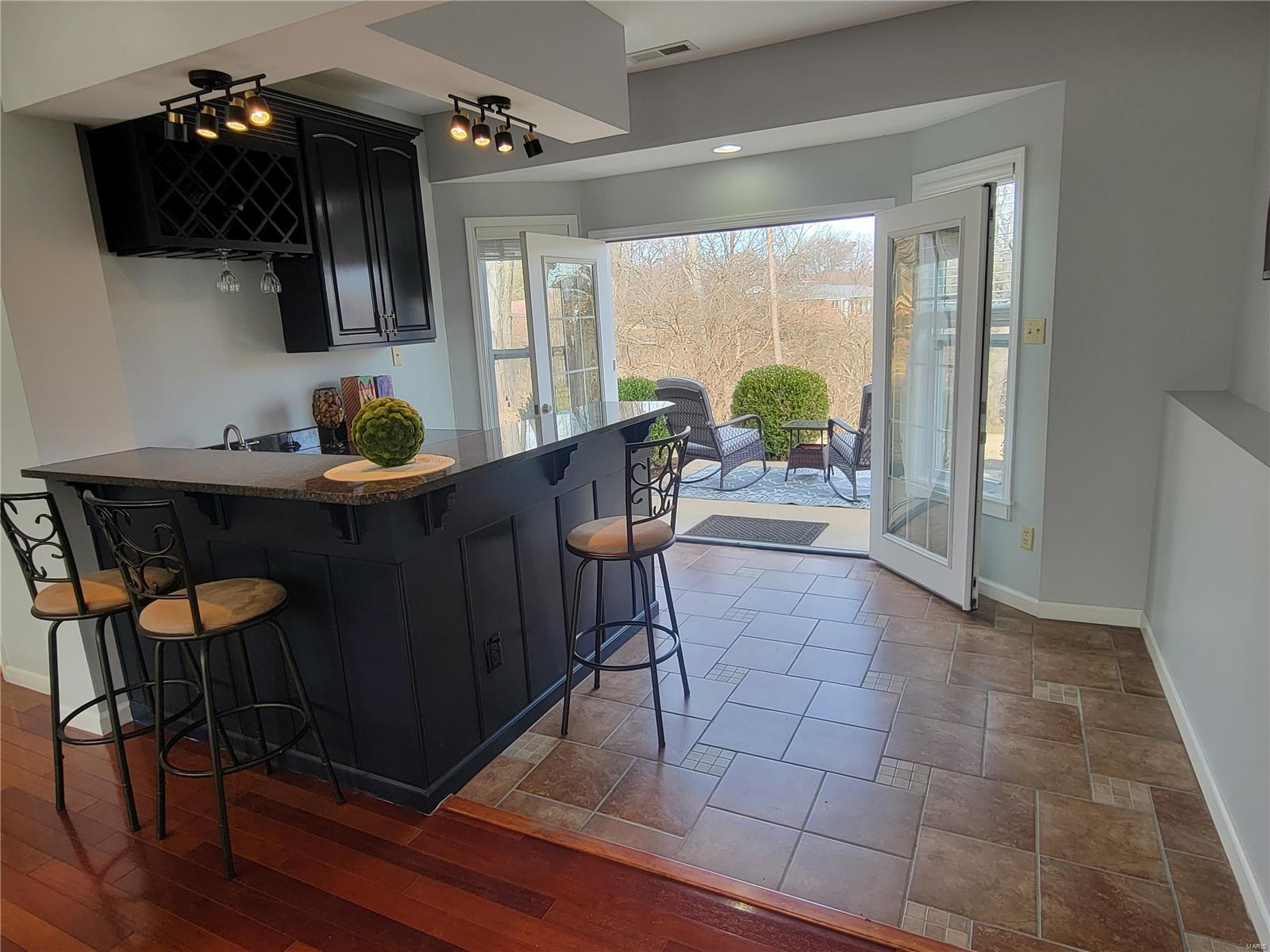 Char Bea Manor - Residential