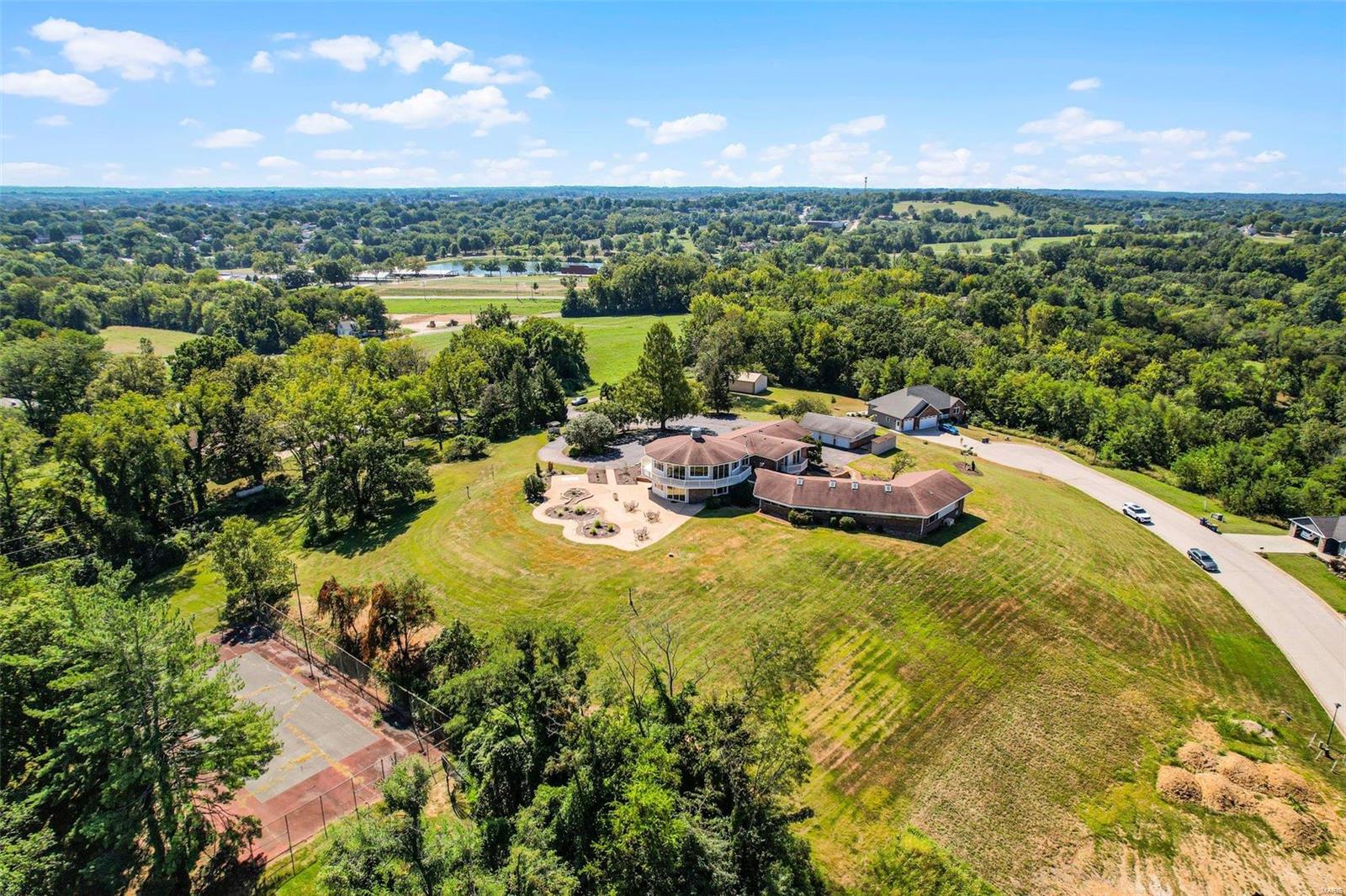 1487 Rock Ln.