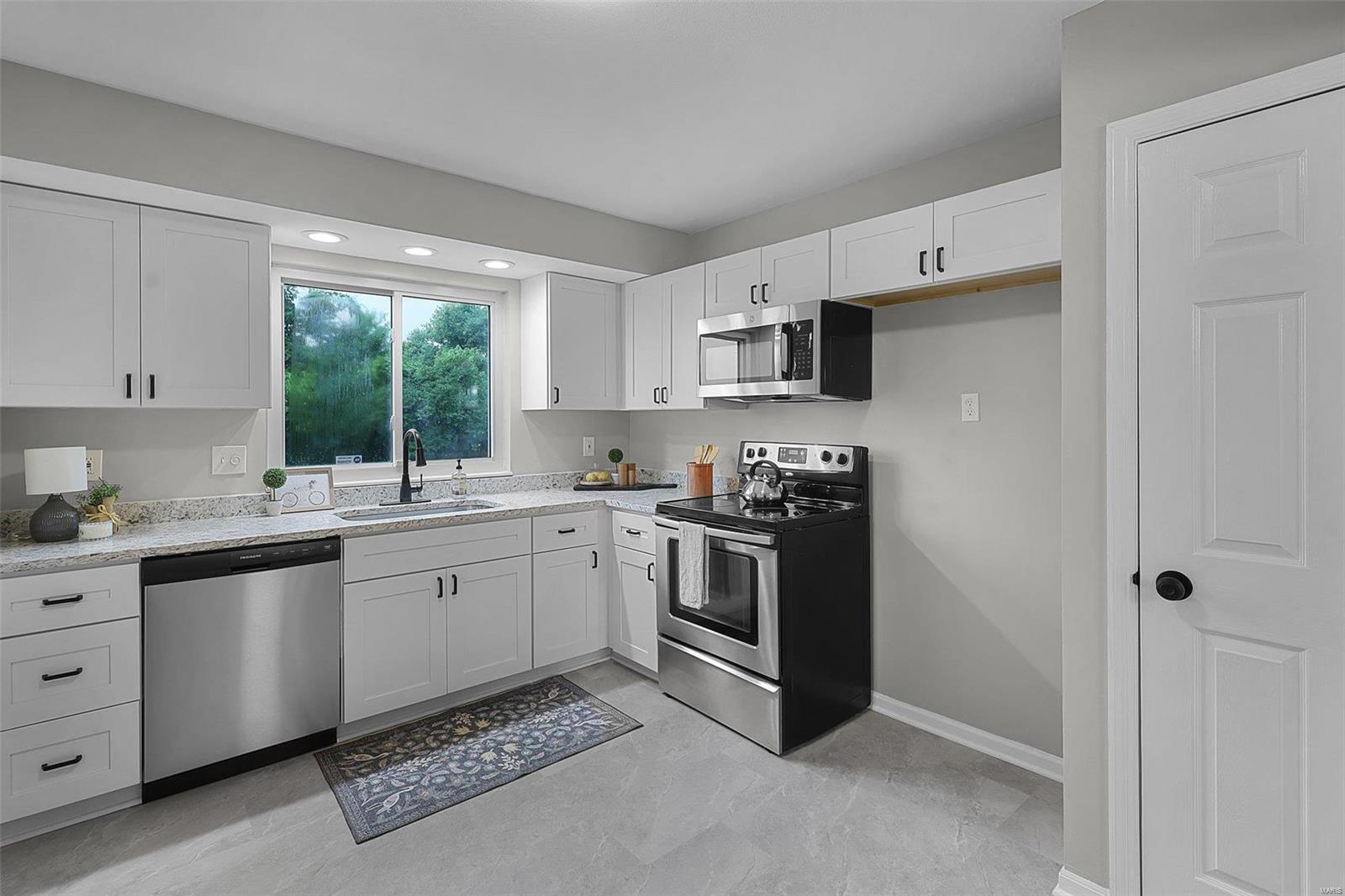 Lake James Manor 1 - Residential